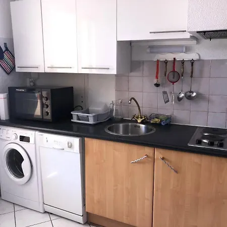 Διαμέρισμα 4 Pers Avec Piscine, Parking Securise, Bbq Et Proche - Fr-1-81-281 *